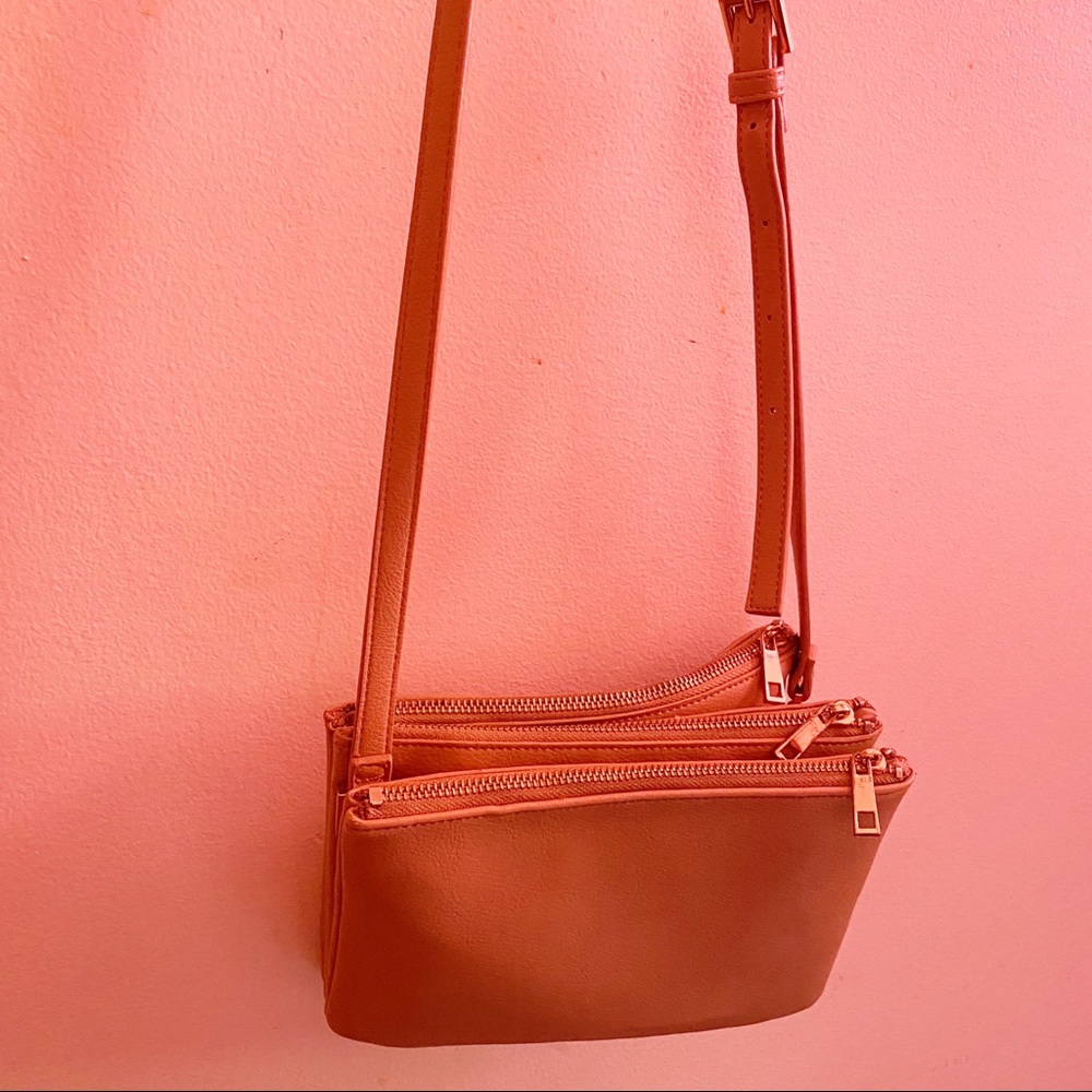 Forever21 beige cross body bag💖